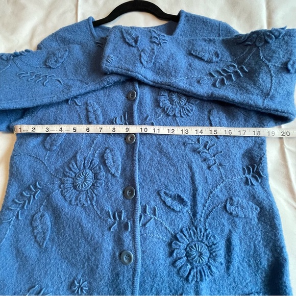 EUC Talbots Women's 100% Wool Cardigan Blue Colour Size Medium - Picture 6 of 10